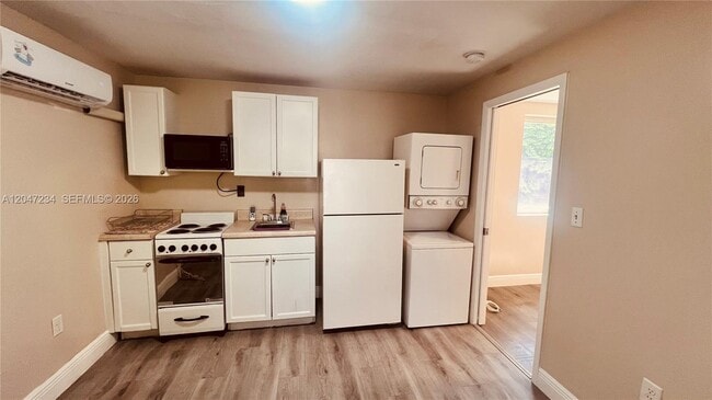 Photo - 32 NE 169th St Unit 2