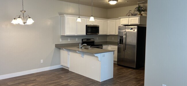 Photo - Beautiful Newly Built 3 bedroom, 2 bathroom Condo in Vineyard!