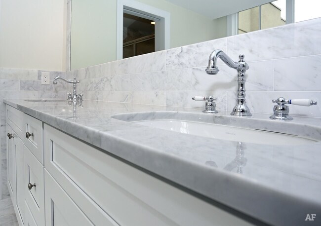 Photo - 595 River Rd