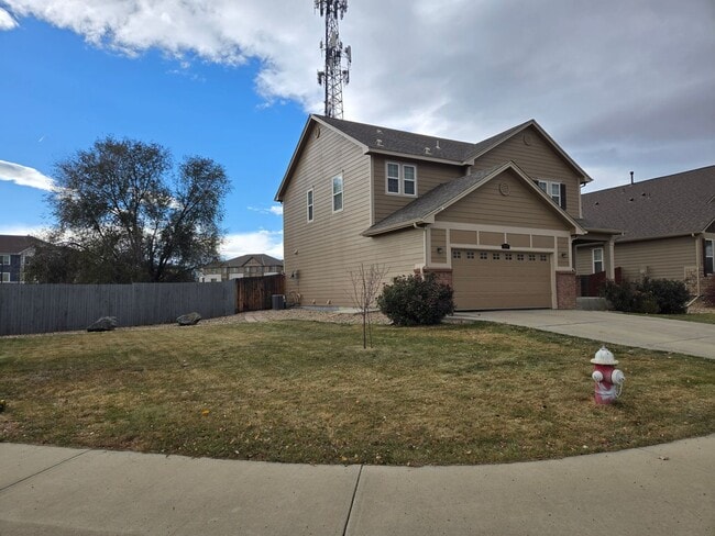 Photo - Beautiful 4-Bed, 3.5-Bath Home with Mountain Views on Quiet Cul-de-Sac