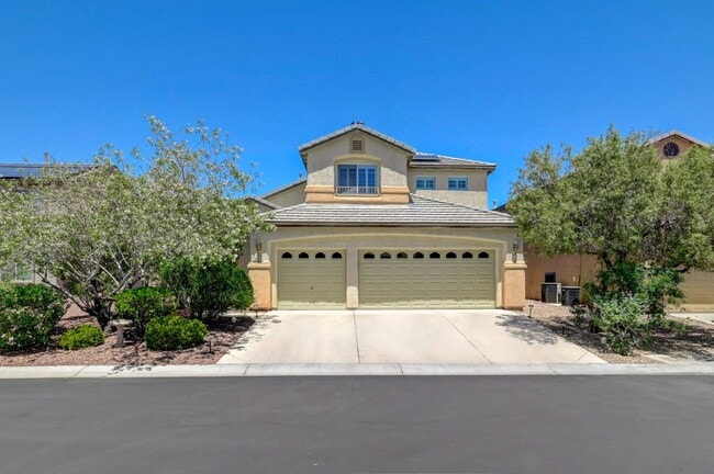 STUNNING 4 Bedroom, 2 Story Home featuring... - STUNNING 4 Bedroom, 2 Story Home featuring...