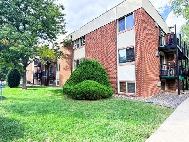 Building Photo - 5995 W Hampden Ave Unit E2