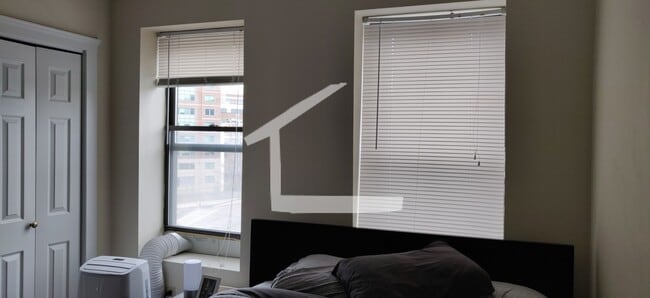 Photo - 9/1/26 Split-style 2BR apartment in elevator building near Kenmore!