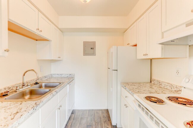 Creekside At Amherst Apartments