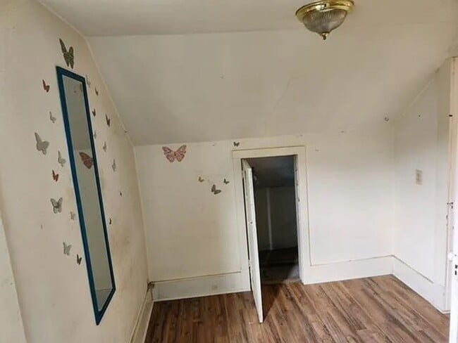 Photo - 209 Laurel St