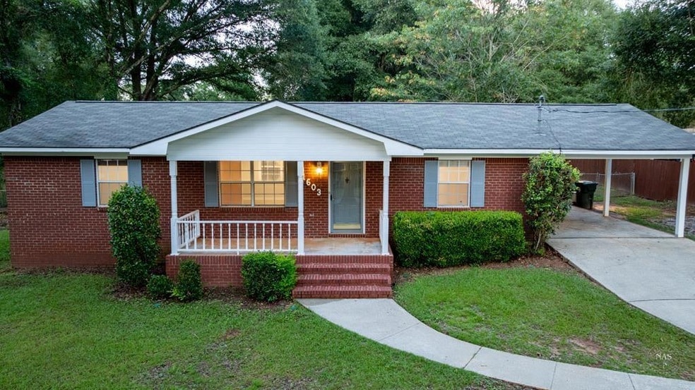 Photo - 1603 Stowers Dr House