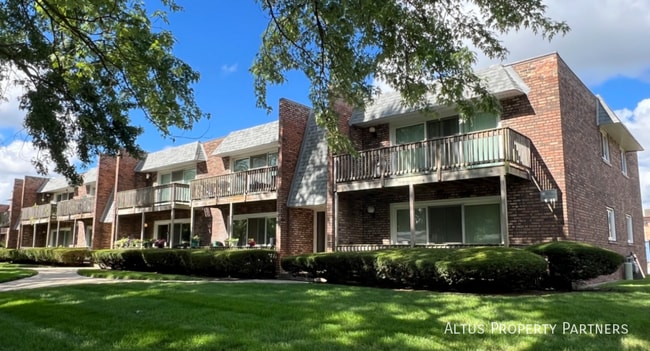 Building Photo - 504 Roberts Dr Unit 2D