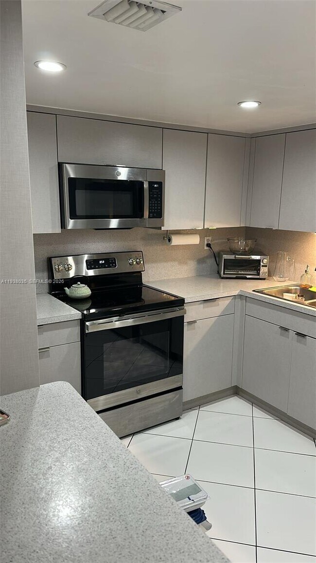 Photo - 2600 Collins Ave Unit 309