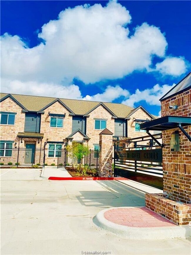 Photo - 1451 Associates Ave Unit AB