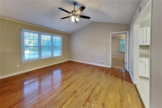 Photo - 300 Austin Dr