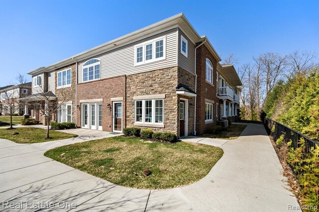 Building Photo - 5570 Arbor Chase Dr