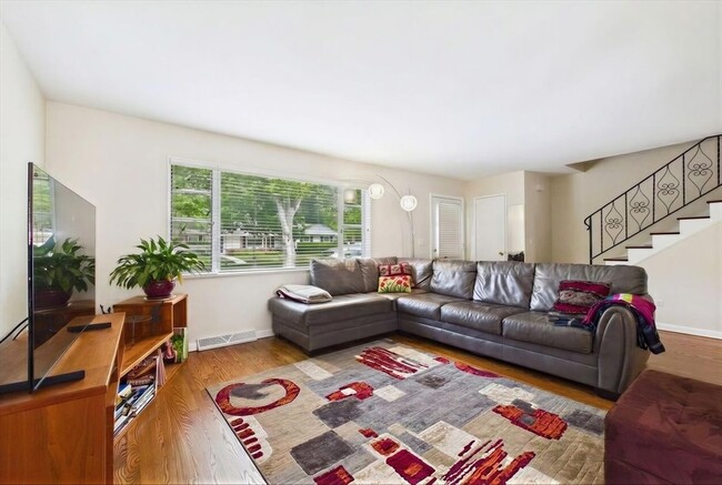 Photo - 40 S Maywood Rd