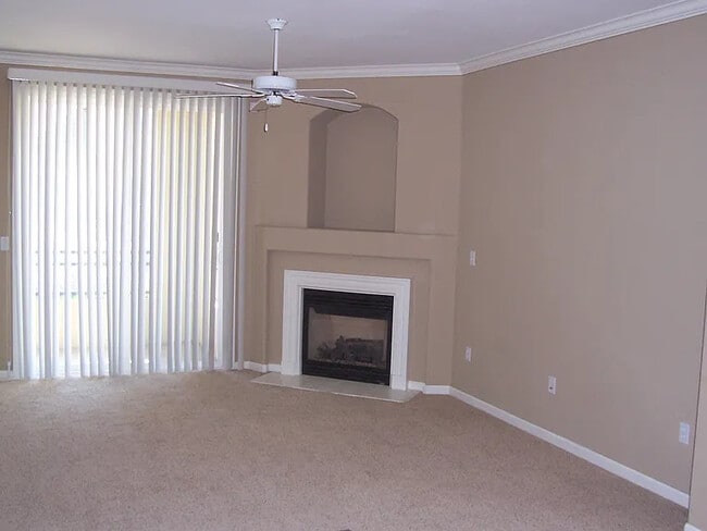 1360 Shady Ln Unidad Balboa Park Condo 428