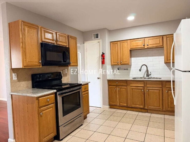 Photo - 2102 5th Ave N