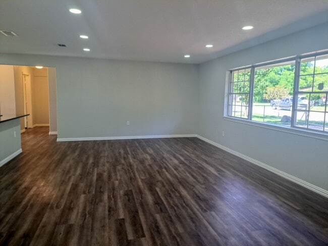 Photo - 5 bedroom / 2 bath