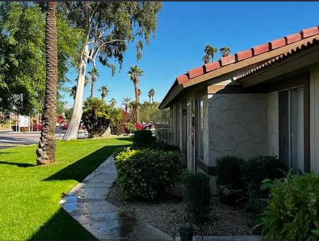 Building Photo - 82075 Country Club Dr Unit 48