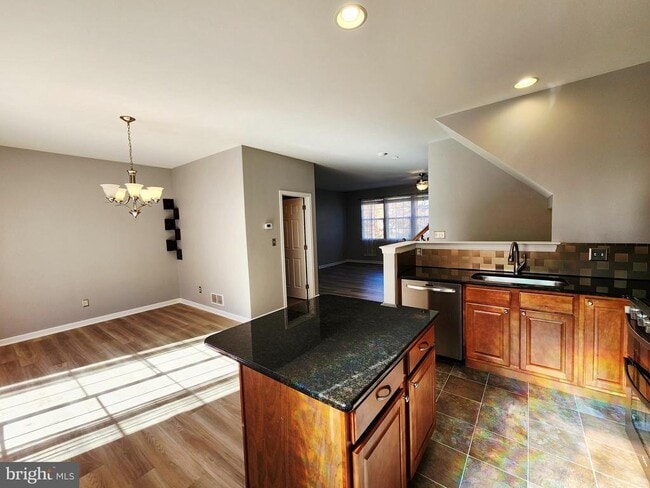 Photo - 2768 Fynamore Ln