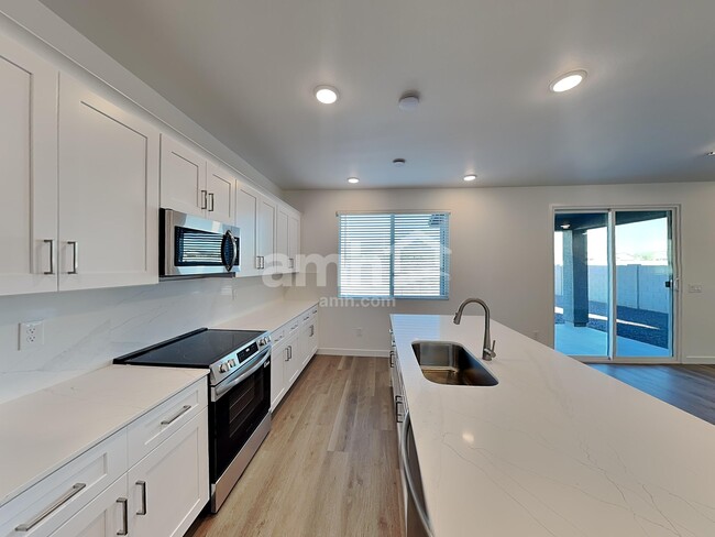 Photo - 9730 W Luxton Ln