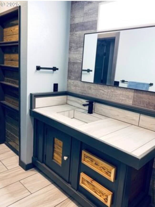 Photo - 20647 NW Lapine Way