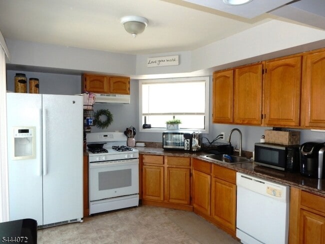51 Edinborough Ct