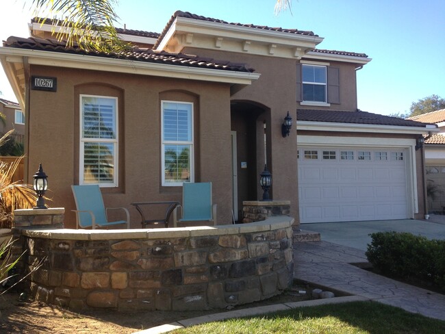Building Photo - Hidden Meadows Executive 4bd 2.15 ba Home