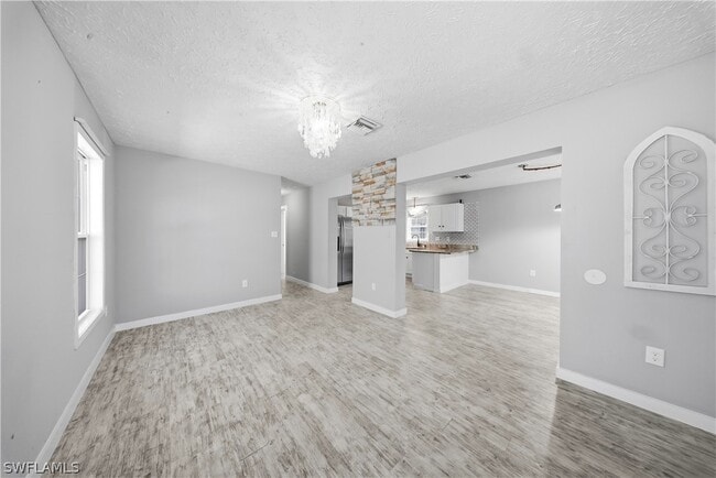 Photo - 286 Leawood Cir