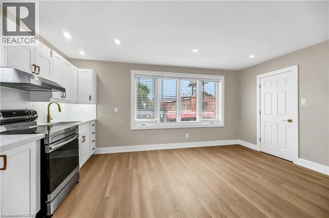 Photo - 1466 Main St E Unit Upper 1