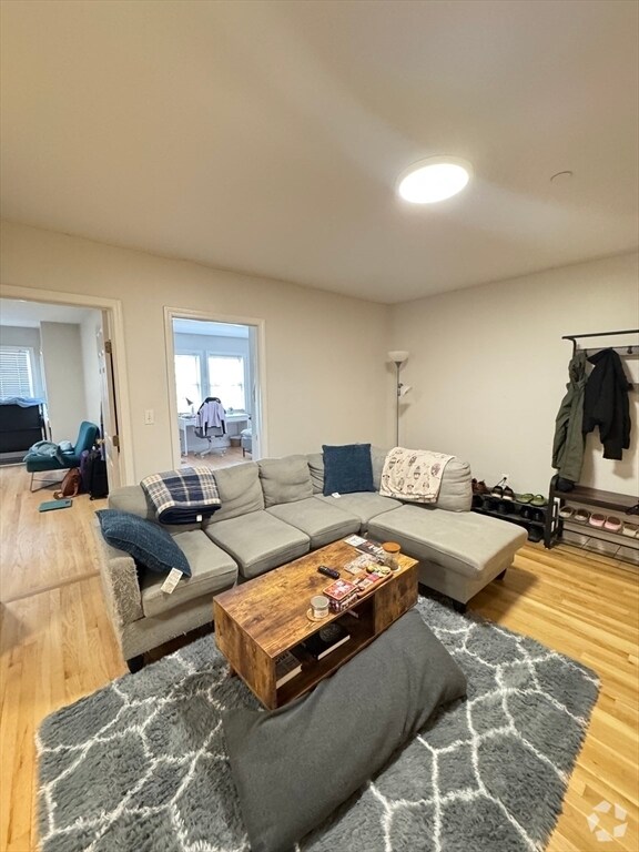 Building Photo - 389 W Broadway Unit 1 Rental