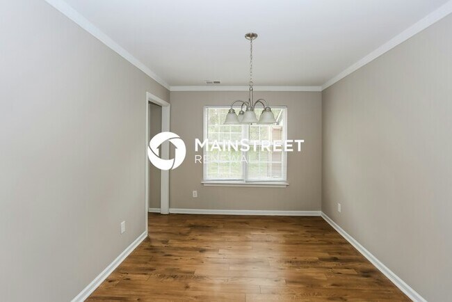 Photo - 4 Bedroom Pet-Friendly Home in CHARLOTTE, NC with Main Street Renewal