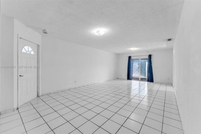 Photo - 768 SW 9th St