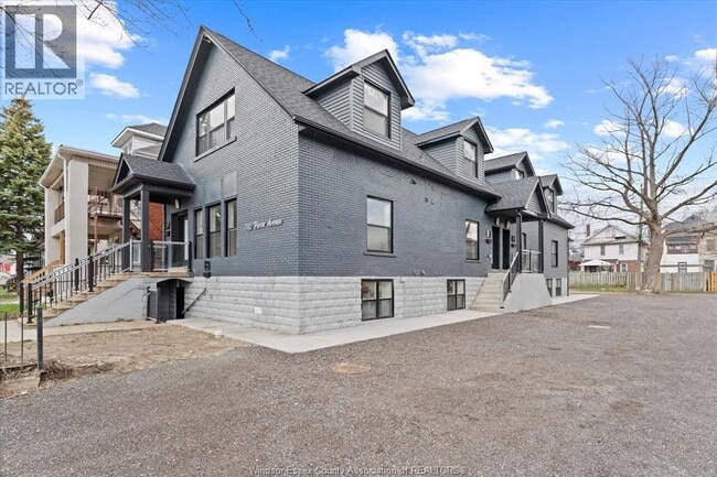 Photo - 702 Pierre Ave Unit 4