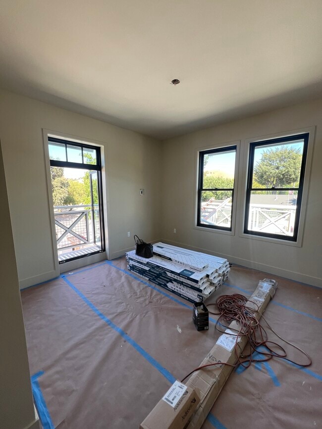 Building Photo - Rhine House Lofts Unit RH Loft 5