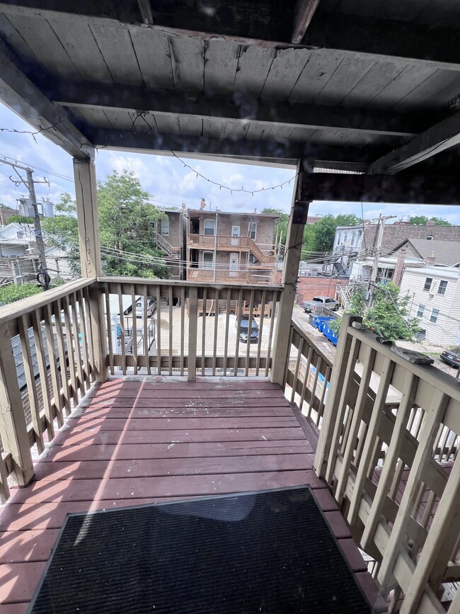 Photo - 712 S Carpenter St Unit 3 Front