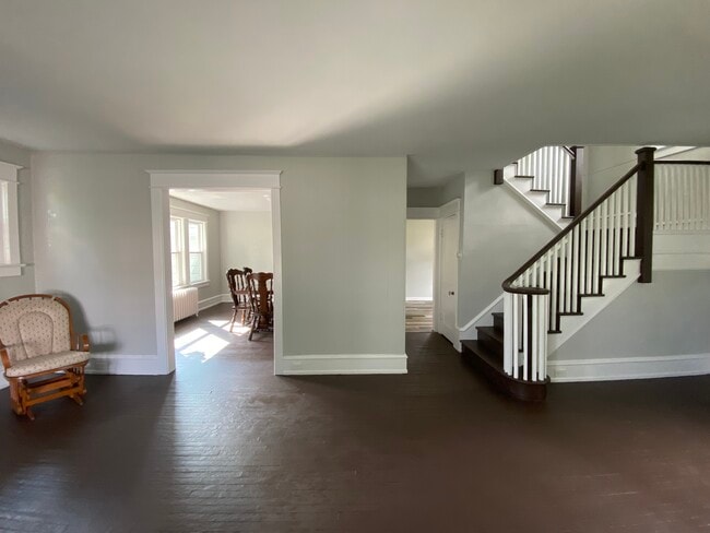 208 Gateway Blvd