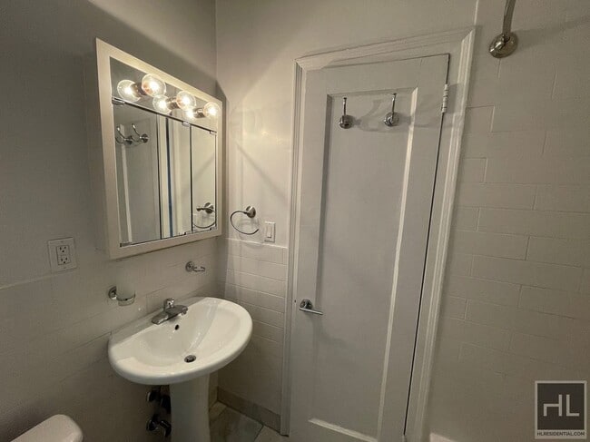 Photo - E 81st St Unit 5C