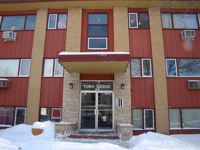 Photo - 44 Allanbrooke Dr