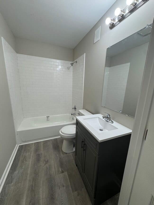 Bathroom - 529 Rose St