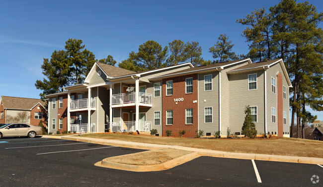 Harbison Gardens - Harbison Gardens Apartments