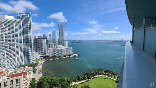 Building Photo - 1900 N Bayshore Dr Unit 2706 Rental