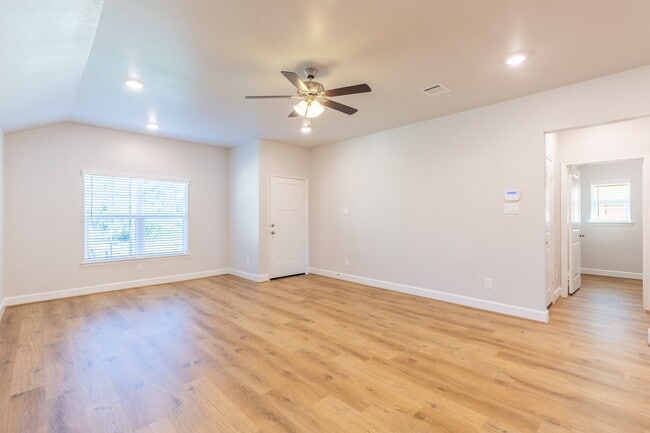 Photo - 801 Roosevelt St