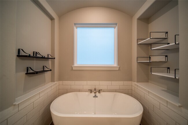 Photo - 6919 Shoreline Vw Dr