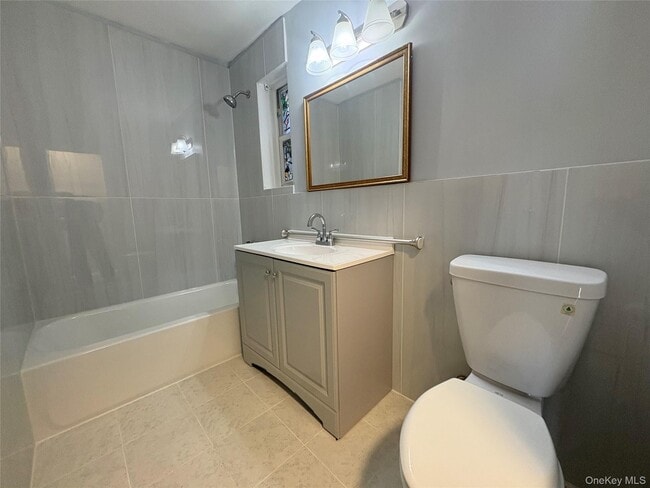 Photo - 742 E 58th St Unit Apt 1