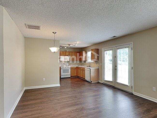 Photo - 1006 Fort Clapsop Ct