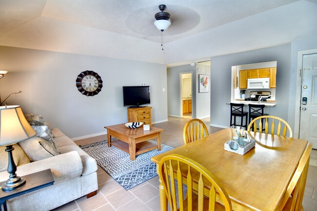 Photo - 2324 Sheridan St Unidad B