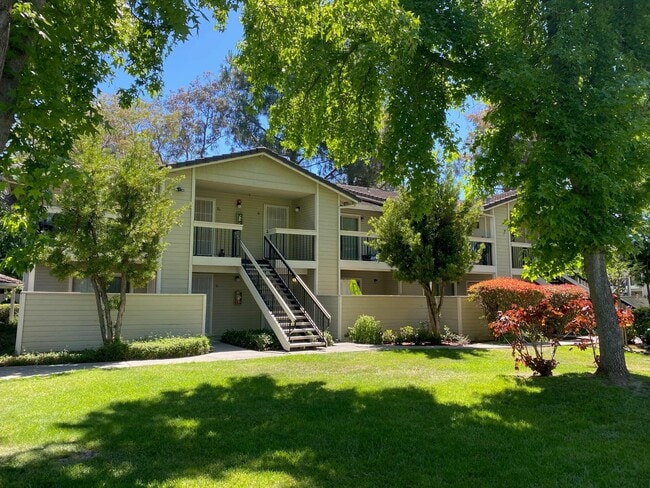 Building Photo - Sunset Pines Rental