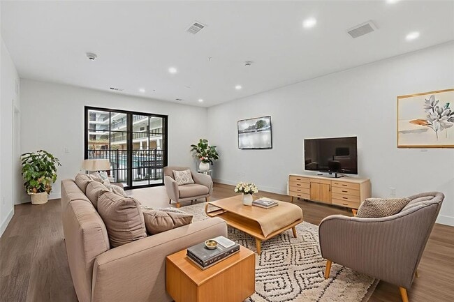 Photo - 4315 S Congress Ave Unit 202