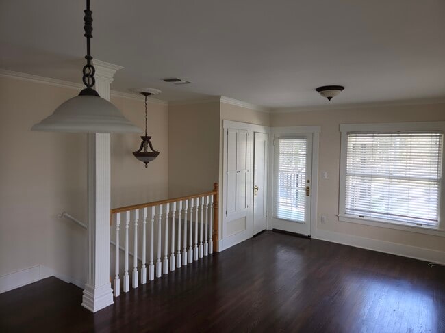 Building Photo - 540 S El Molino Ave Unit 542