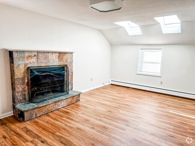 Building Photo - 671 Cornwall Ave Unit 1 Rental