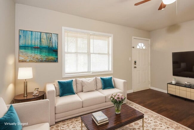 Photo - 5734 Amalfi Way