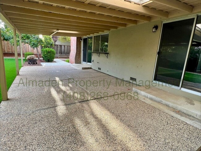 Photo - 1278 Oakglen Way